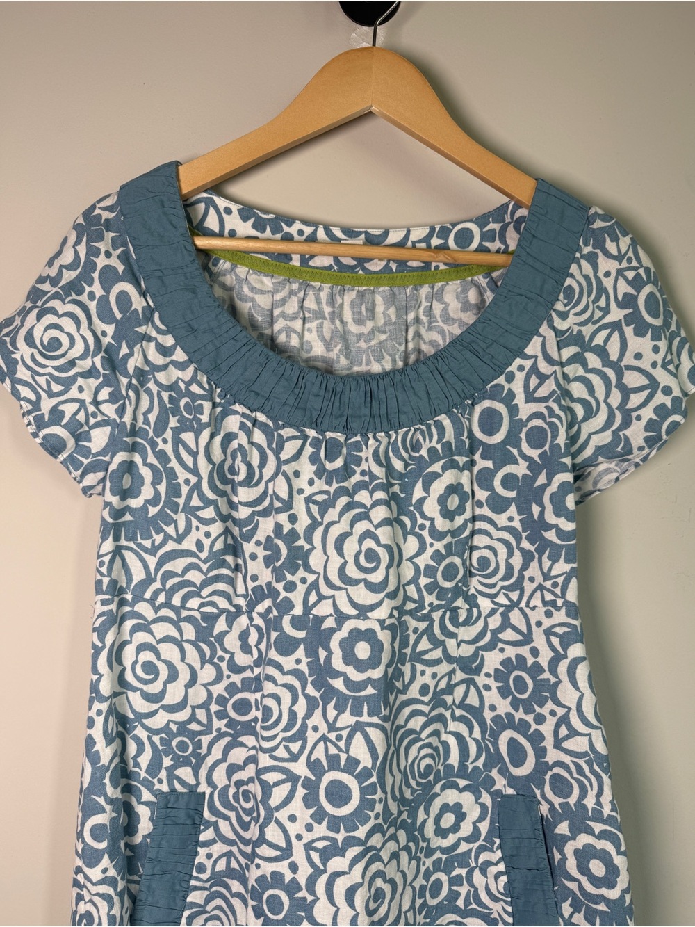 Boden Blue Floral Linen Shift Dress Scoop Neck Pockets Cottagecore Summer 10 - Picture 2 of 7